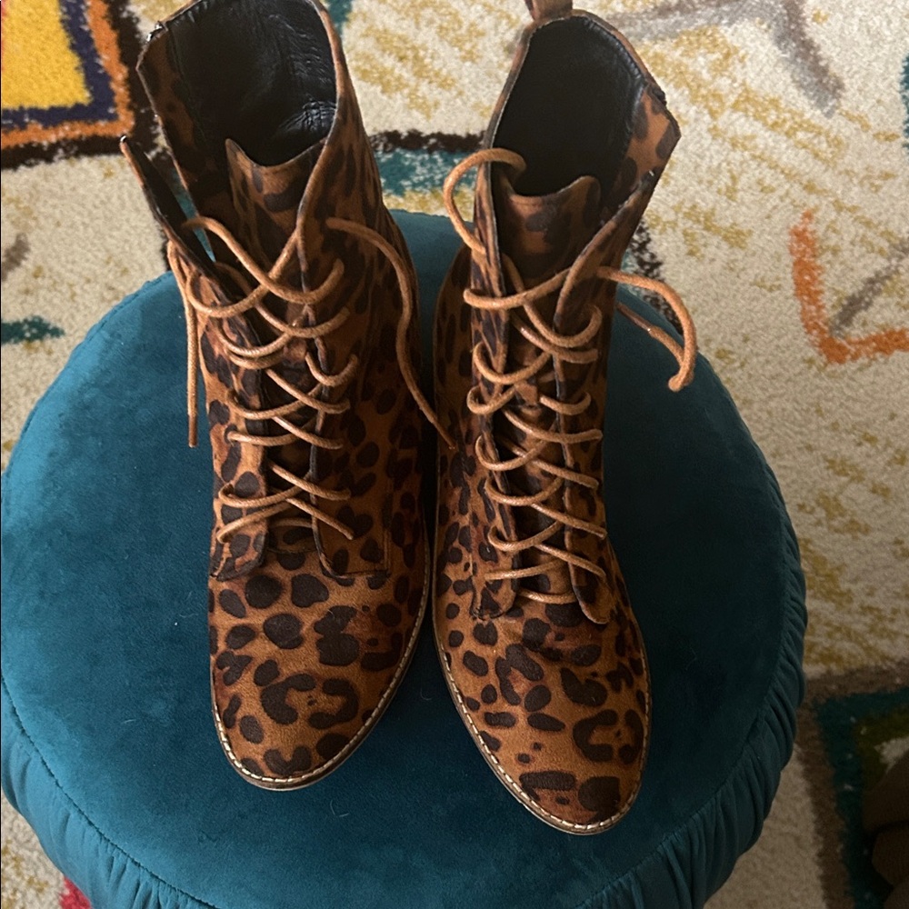 Women’s size 8 Leopard Print Lace-Up Ankle Boots